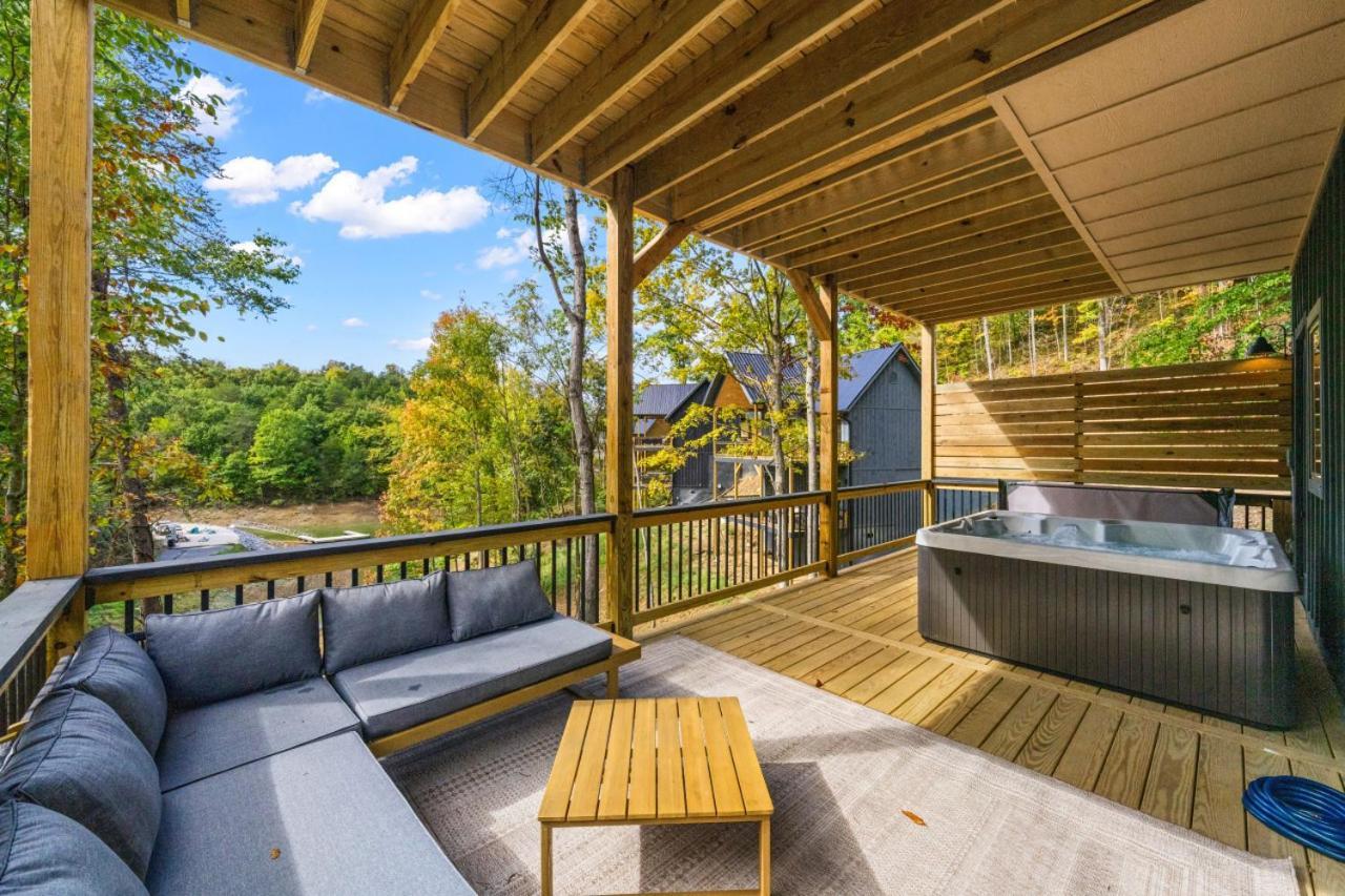 Cozy Cove Retreat W Lake View Hot Tub Firepit Dandridge Exterior photo