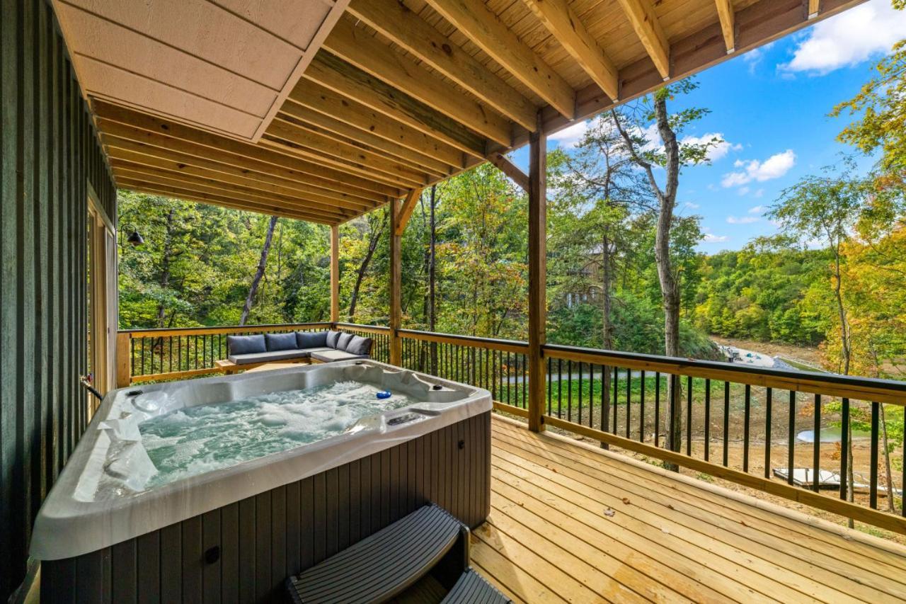 Cozy Cove Retreat W Lake View Hot Tub Firepit Dandridge Exterior photo