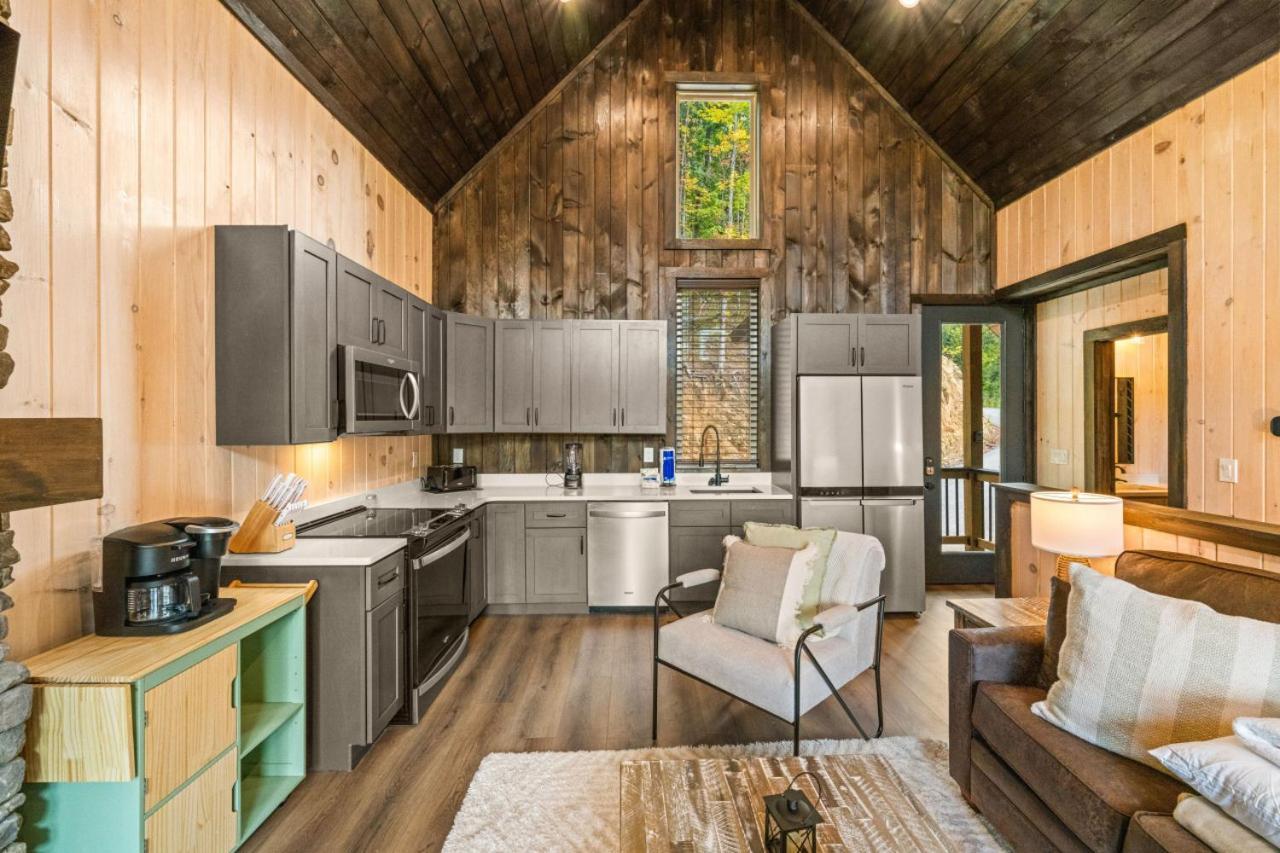 Cozy Cove Retreat W Lake View Hot Tub Firepit Dandridge Exterior photo