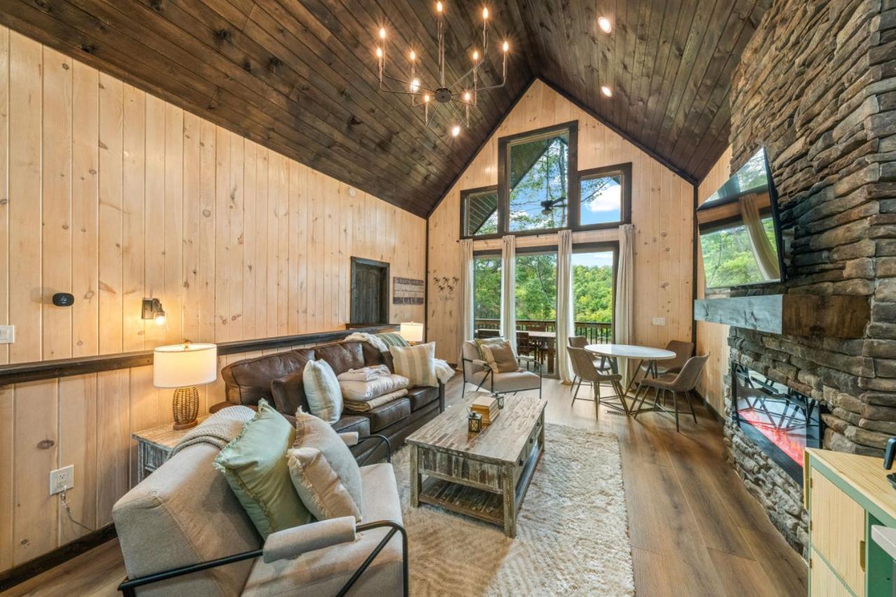 Cozy Cove Retreat W Lake View Hot Tub Firepit Dandridge Exterior photo